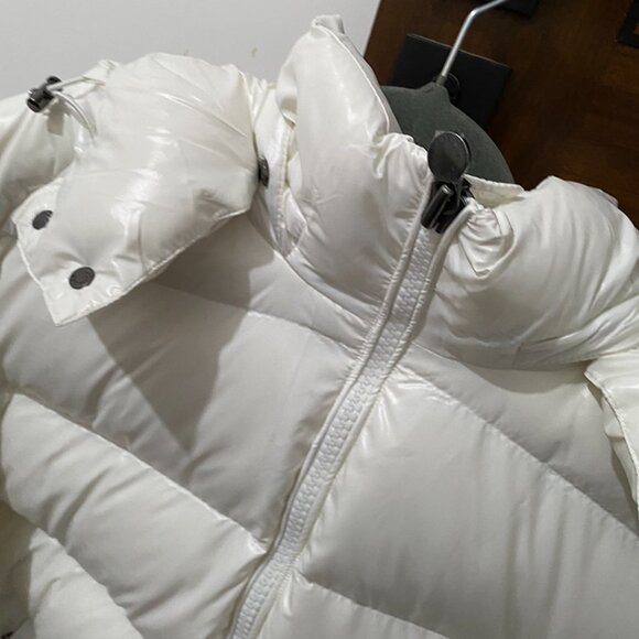 Unisex Moncler White Down Jacket With Hood - Picture 3 of 10